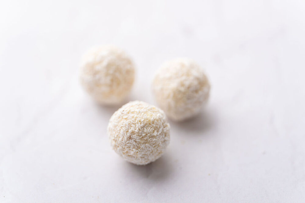 DOLCE Tropical Coconut Truffle