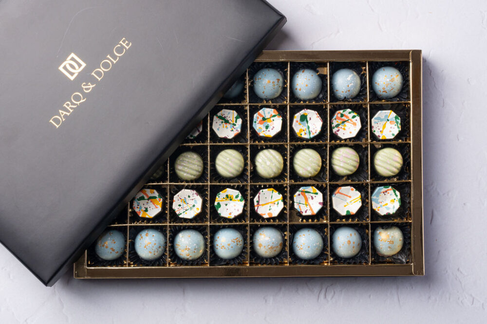 Elite box with 40 Pcs Artisan Chocolates (Assortment 3) - Image 4