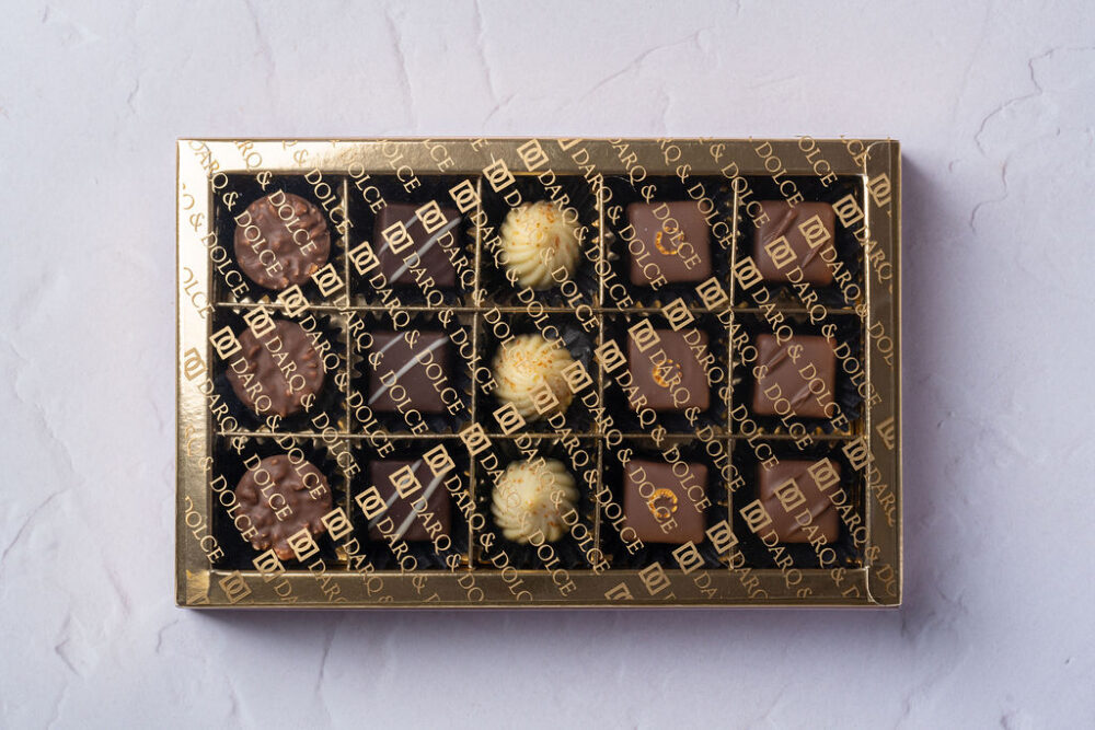 Petite box with 15 Pcs Artisan Chocolates (Assortment 1) - Image 2