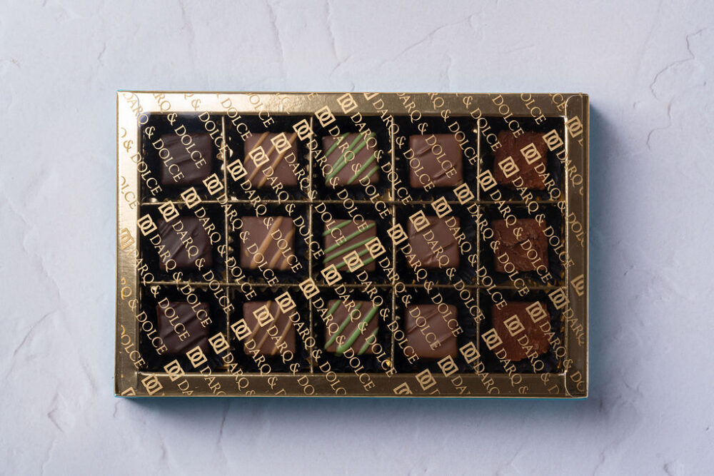 Petite box with 15 Pcs Artisan Chocolates (Assortment 2) - Image 3